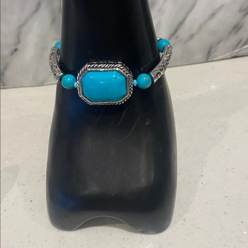 Turquoise and Silver Women's Bracelet - Picture 4 of 4